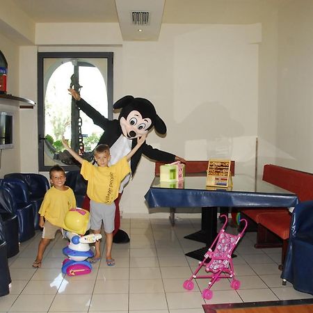 Hotel Nettuno カットーリカ エクステリア 写真