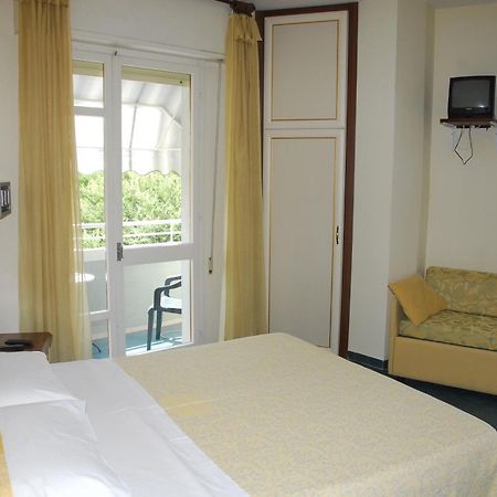 Hotel Nettuno カットーリカ エクステリア 写真