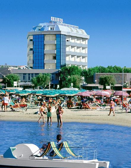 Hotel Nettuno カットーリカ エクステリア 写真