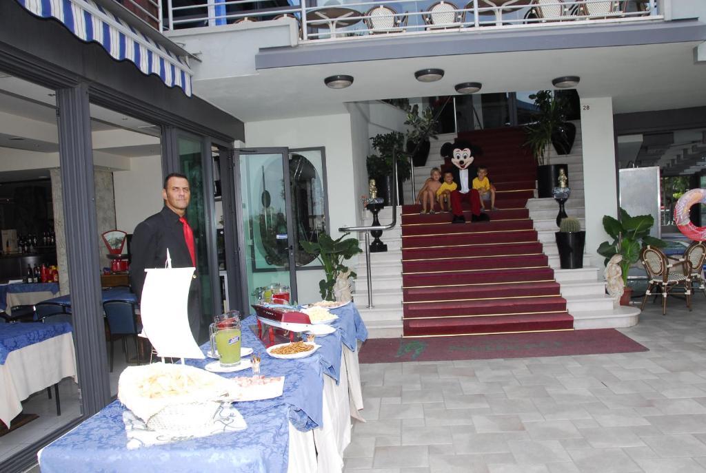 Hotel Nettuno カットーリカ エクステリア 写真
