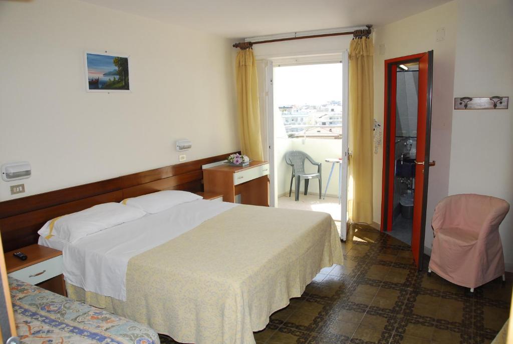 Hotel Nettuno カットーリカ エクステリア 写真