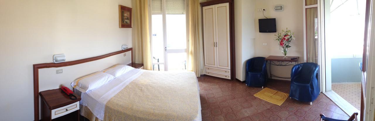 Hotel Nettuno カットーリカ エクステリア 写真