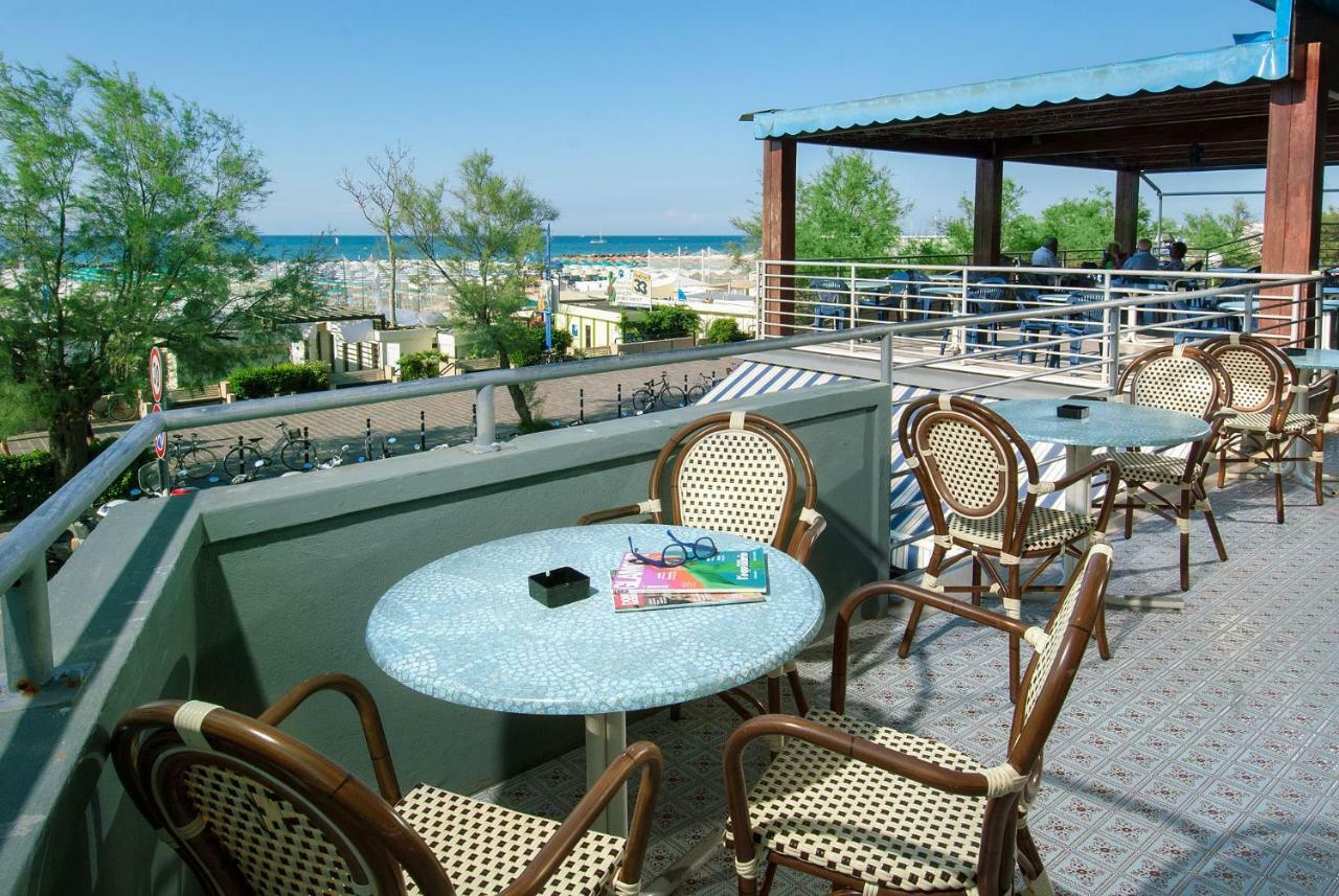 Hotel Nettuno カットーリカ エクステリア 写真