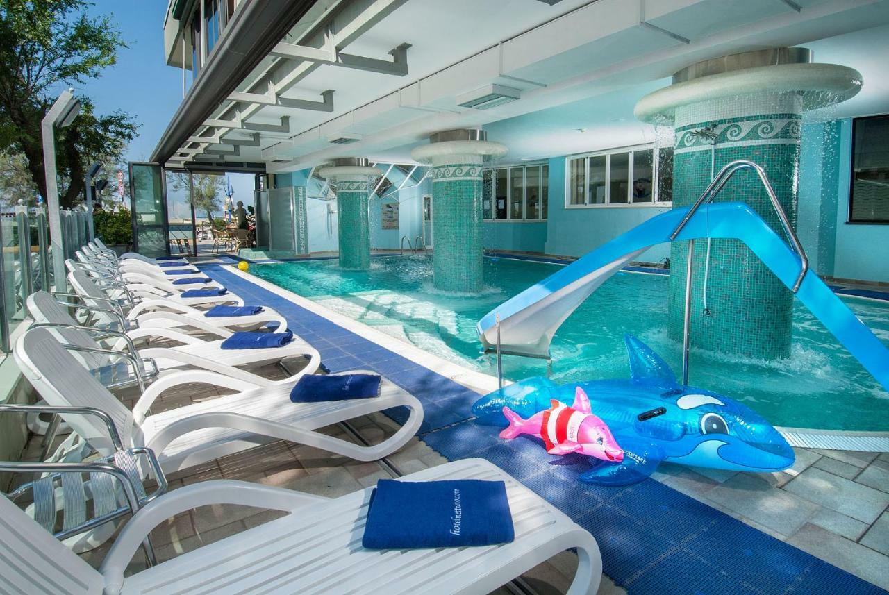 Hotel Nettuno カットーリカ エクステリア 写真