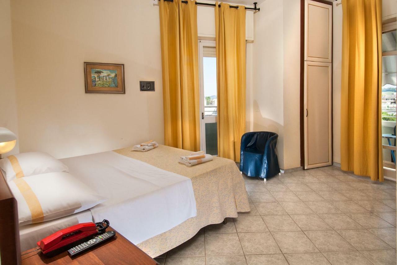 Hotel Nettuno カットーリカ エクステリア 写真